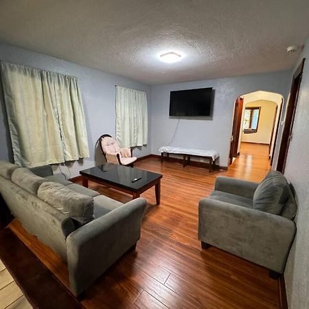 Appartamento Comfy Getaway At Falls! Niagara Falls Esterno foto
