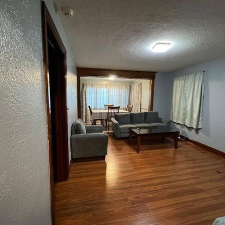 Appartamento Comfy Getaway At Falls! Niagara Falls Esterno foto