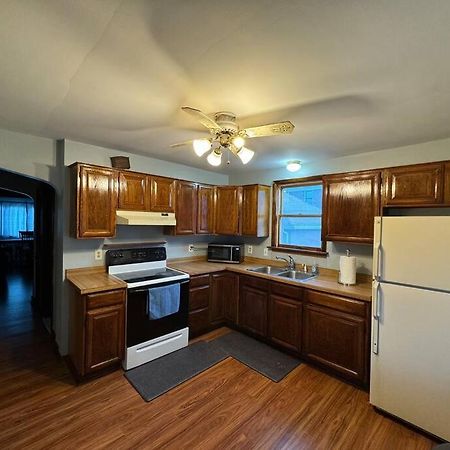 Appartamento Comfy Getaway At Falls! Niagara Falls Esterno foto