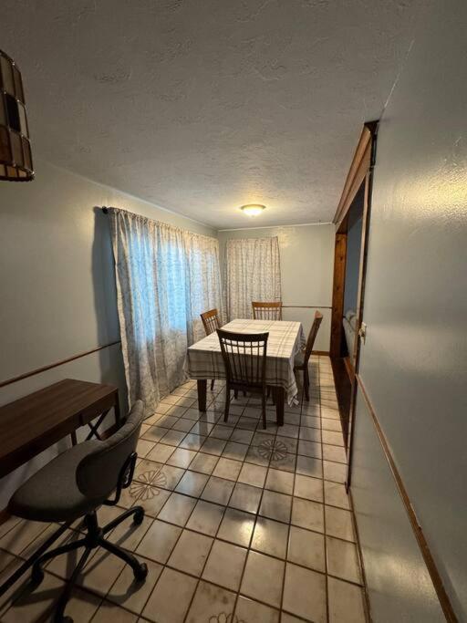 Appartamento Comfy Getaway At Falls! Niagara Falls Esterno foto