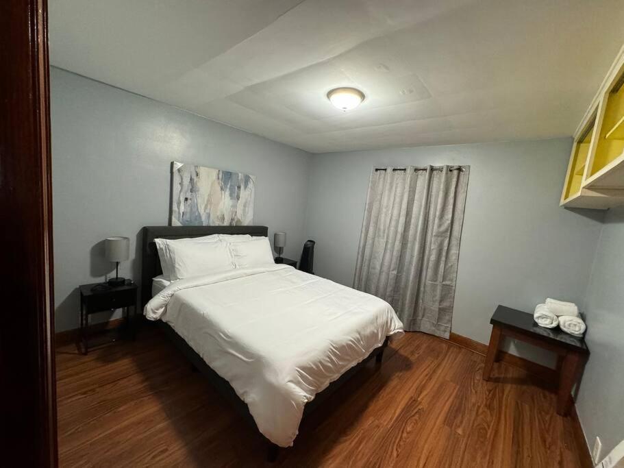 Appartamento Comfy Getaway At Falls! Niagara Falls Esterno foto